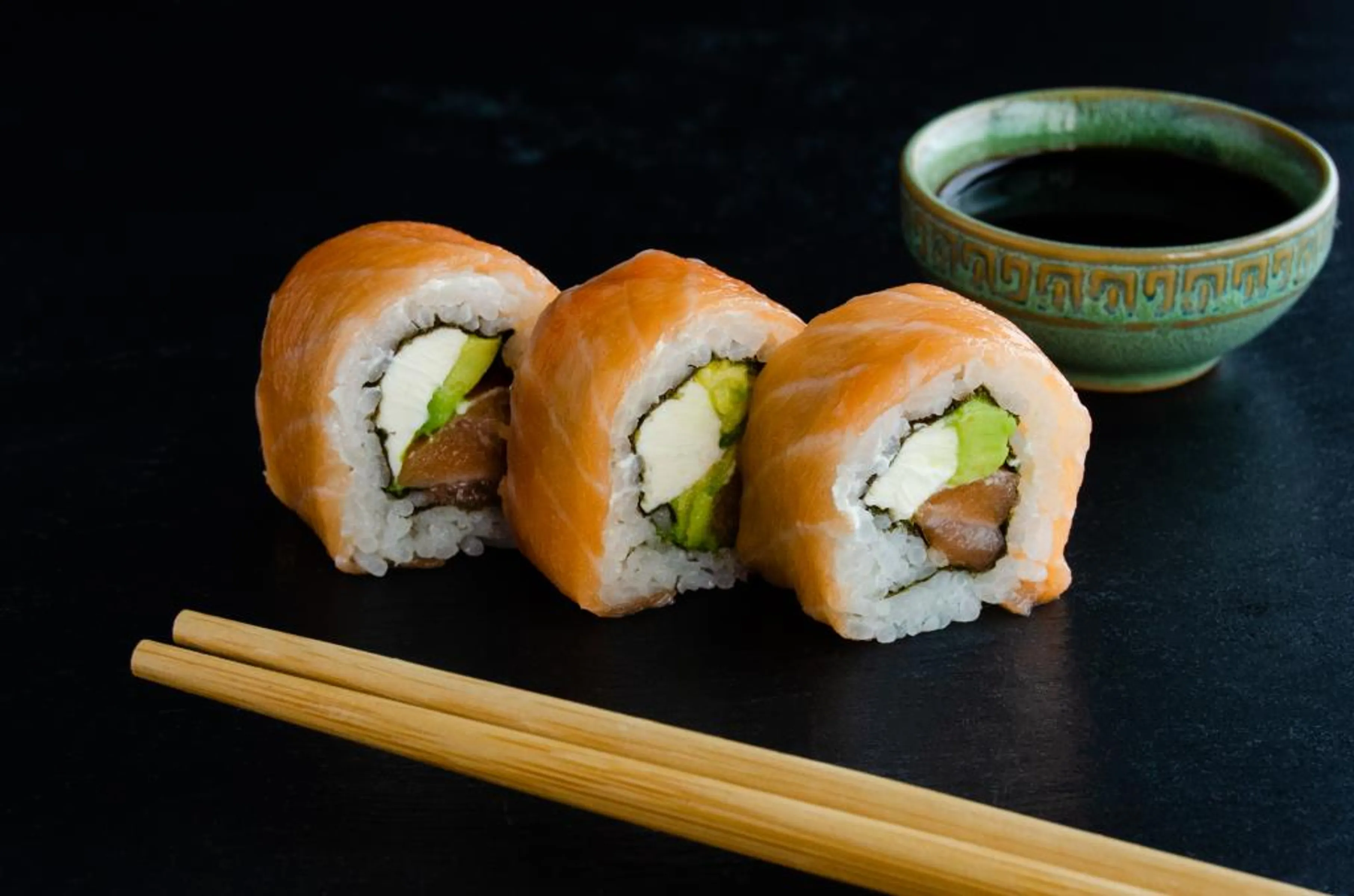 Avocado maki cheese